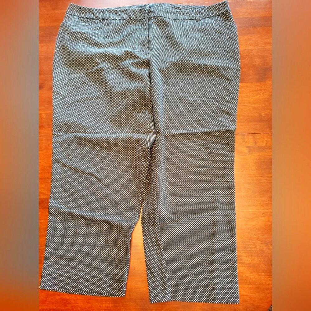Liz Claiborne 22W black and‎ white slacks